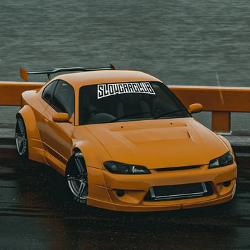 BoostLabs Slow Car Club – Pegatina JDM para Parabrisas